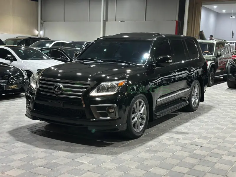  Lexus LX 